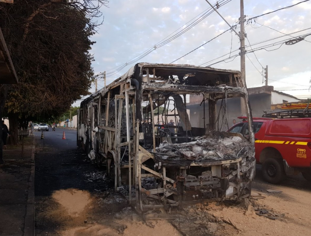 Minas Gerais contabiliza 60 ataques a ônibus em 29 cidades Jovem Pan