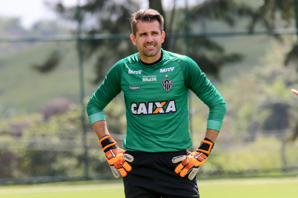 Victor lamenta perdas e vê Grêmio e Palmeiras como duros testes para