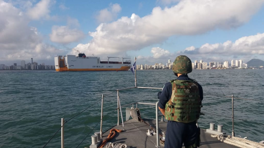 Piratas tentam saquear navio no porto de Santos PF encontra cocaína