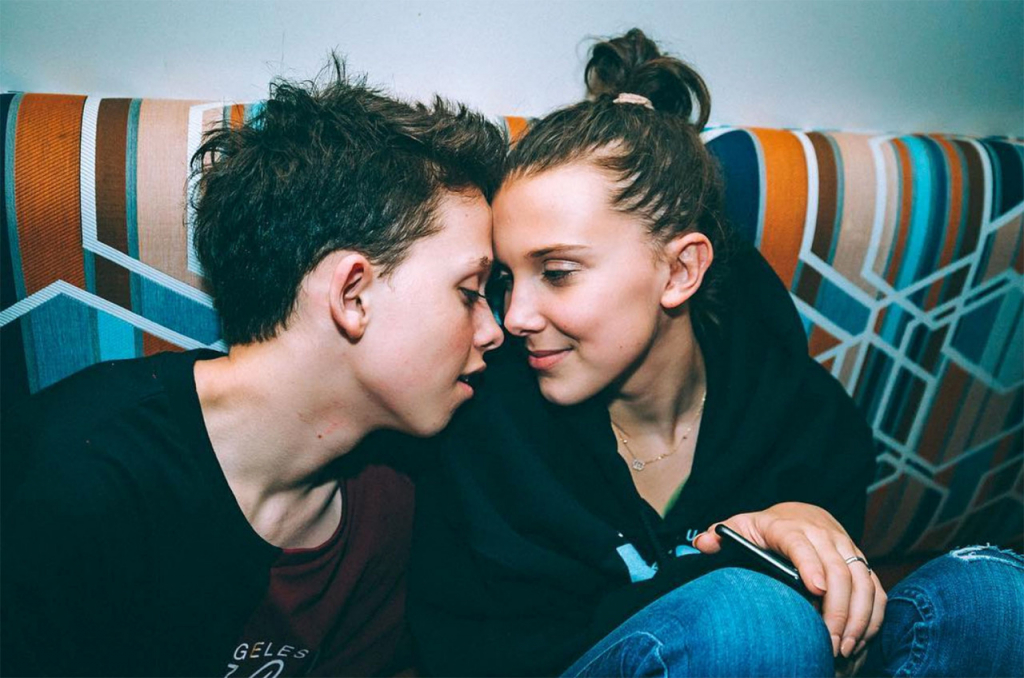 Millie Bobby Brown Anuncia T Rmino De Namoro Jacob Sartorius