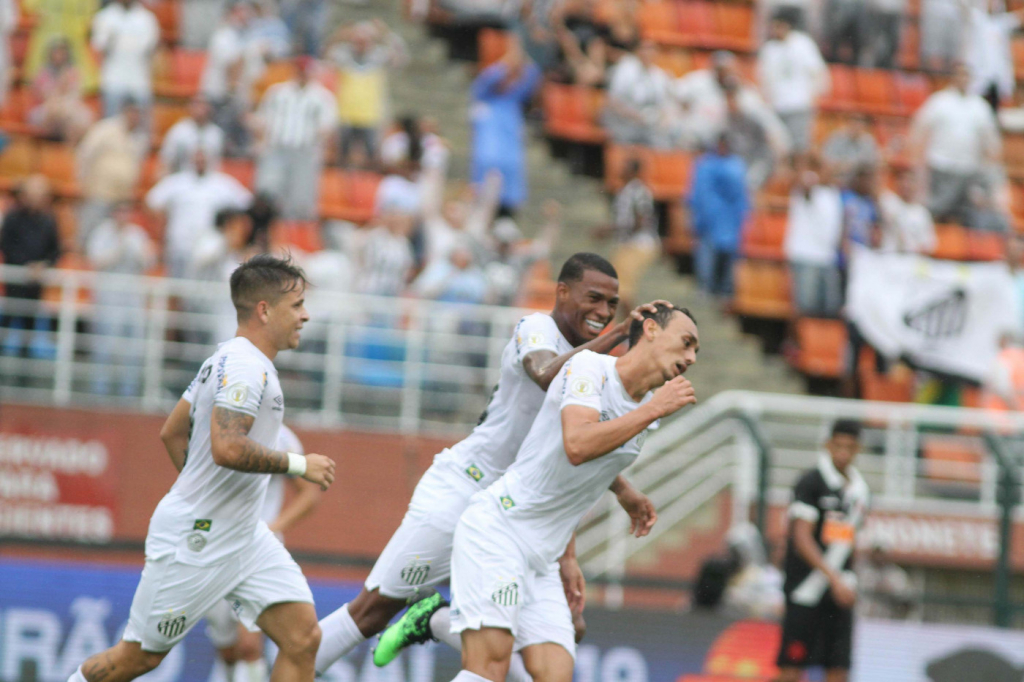 Brasileirão Santos vence o Vasco no Pacaembu por 3 a 0 Jovem Pan