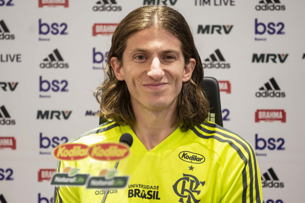 Filipe Luís vê Fla sem pressão na Libertadores Defender o título é