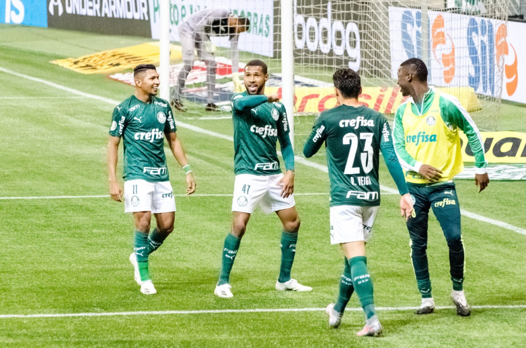 Titular nas finais da Copa do Brasil atacante perde espaço no Palmeiras