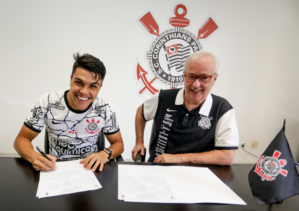 Corinthians Renova Contrato Do Meio Campista Roni At O Fim De