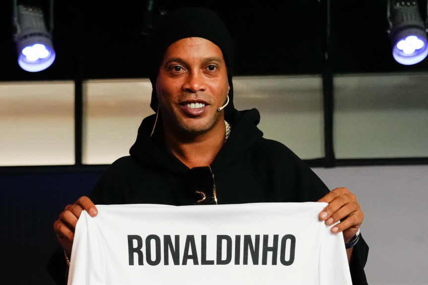 Real San Luis, do México, anuncia a contratação de Ronaldinho Gaúcho