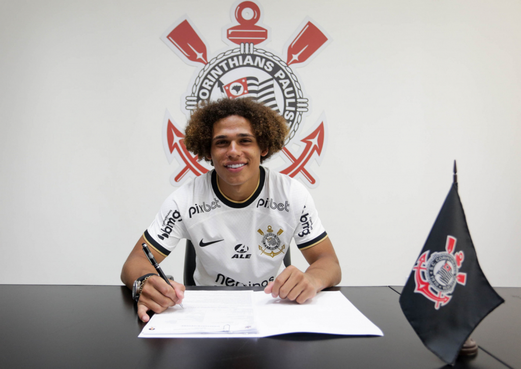 Promessa Da Base Guilherme Biro Renova Contrato O Corinthians