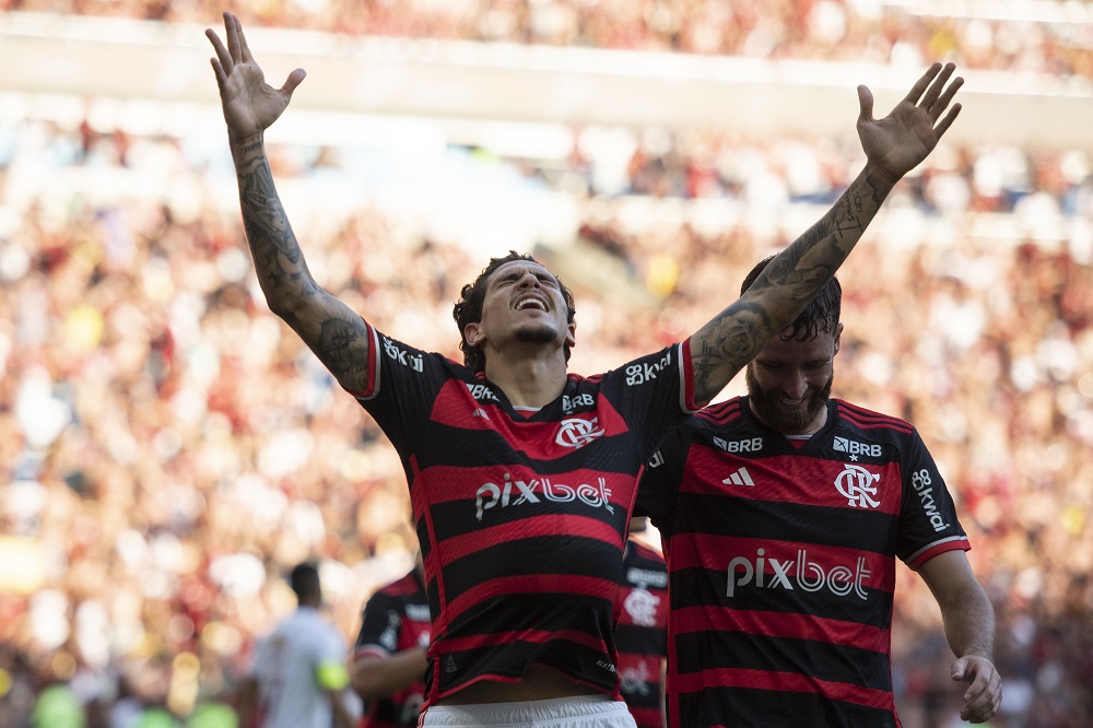 Flamengo vence clássico contra o Fluminense gols de Pedro e Everton