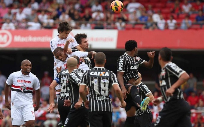 Quem tem mais vitórias no total Corinthians ou São Paulo?