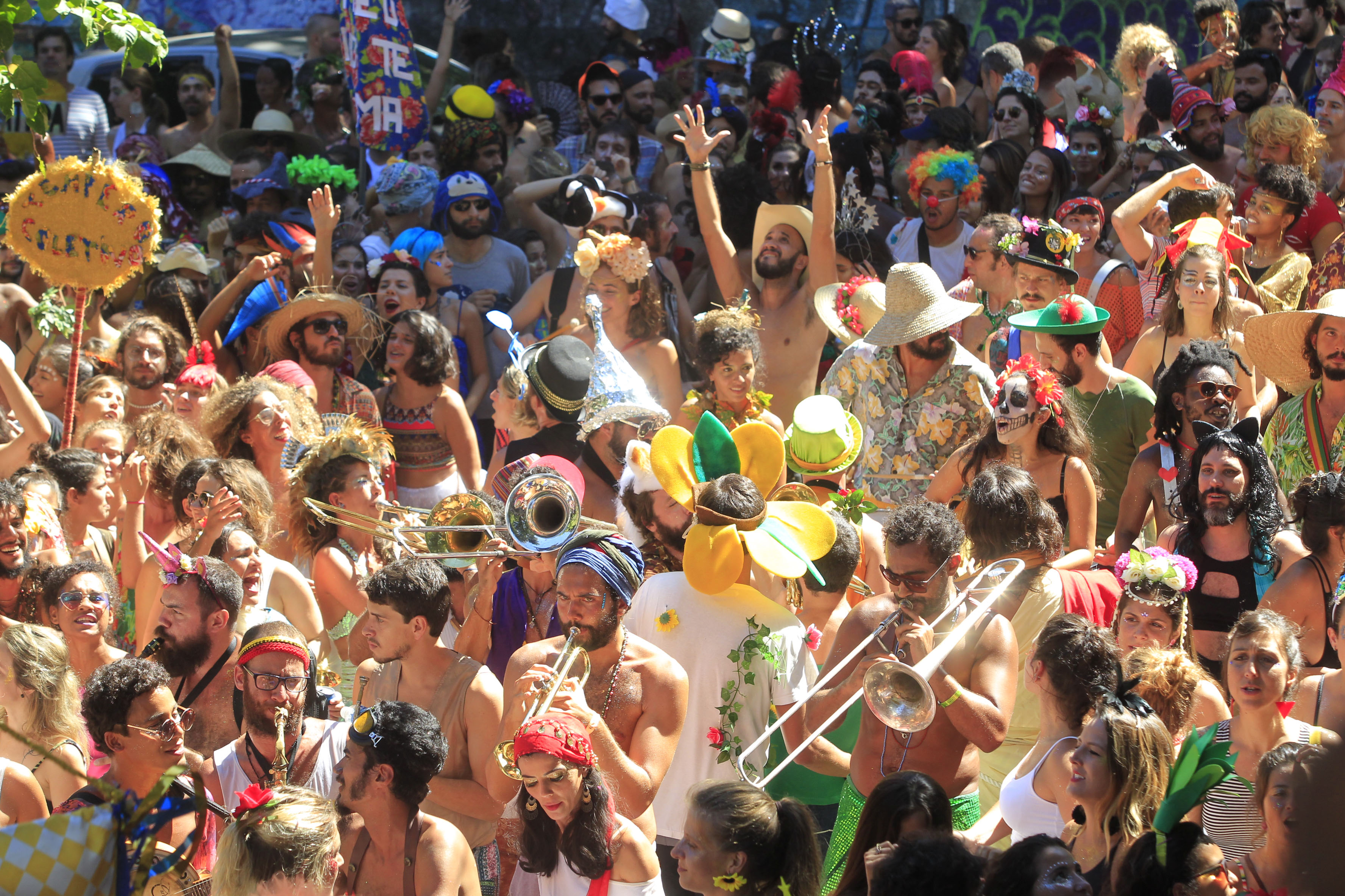 Blocos tradicionais do RJ abrem Carnaval de rua em São Paulo