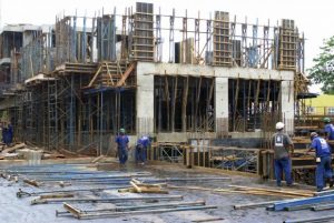 Burocracia atrasa obras e pode custar até R$ 59 bilhões para o setor da construção, dizem especialistas