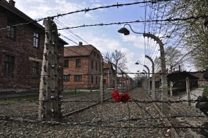 Mundo relembra os 80 anos da libertação de Auschwitz