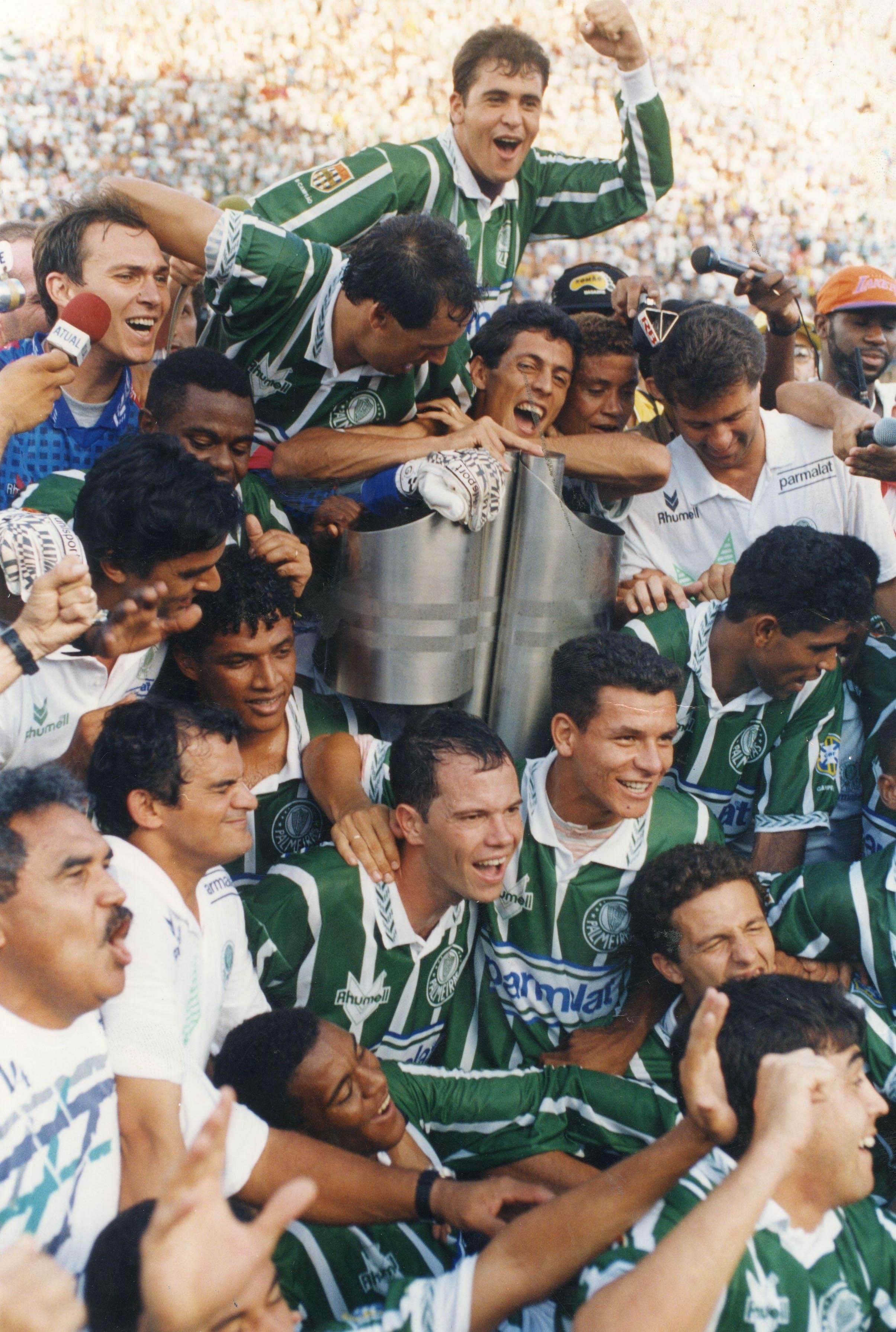 Palmeiras é campeão paulista com goleada sobre o São Paulo