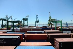 2180334519-exportacoes-exportacao-ag-brasil-300x201 Governo tem pressa em terminar de reverter tarifaço, diz secretária de Comércio Exterior