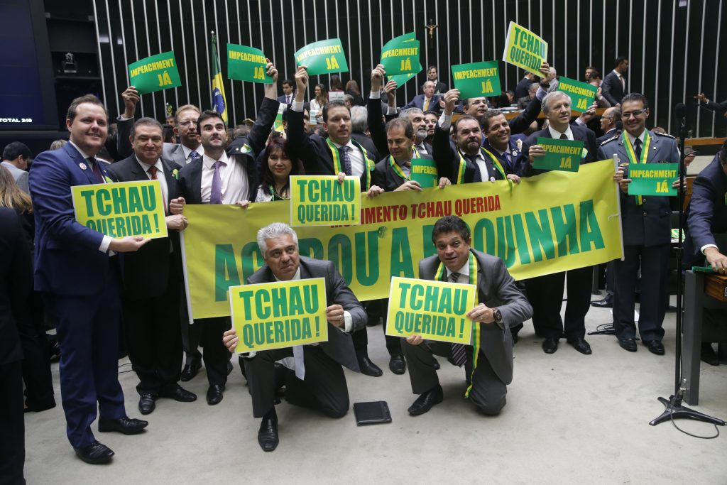 230185109-deputados-levam-ao-plenario-ca