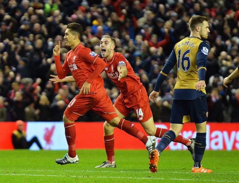 Liverpool busca empate contra o Arsenal em jogo de gols brasileiros