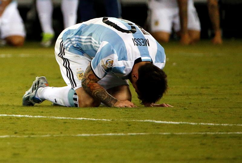 Messi anuncia que não joga mais pela seleção argentina, Esportes