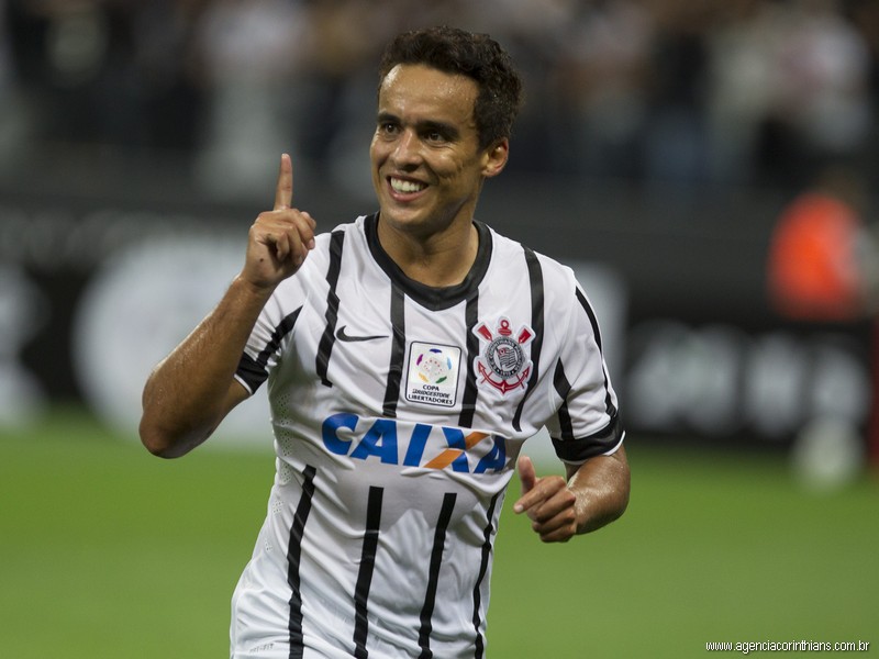 Agora bicampeão brasileiro pelo Corinthians, Jadson abre o jogo sobre  condição de reserva