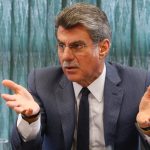 Jucá devolve liderança, mas mantém irmã no Executivo