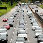 Passo a passo: o que fazer se o carro quebrar na estrada nas férias