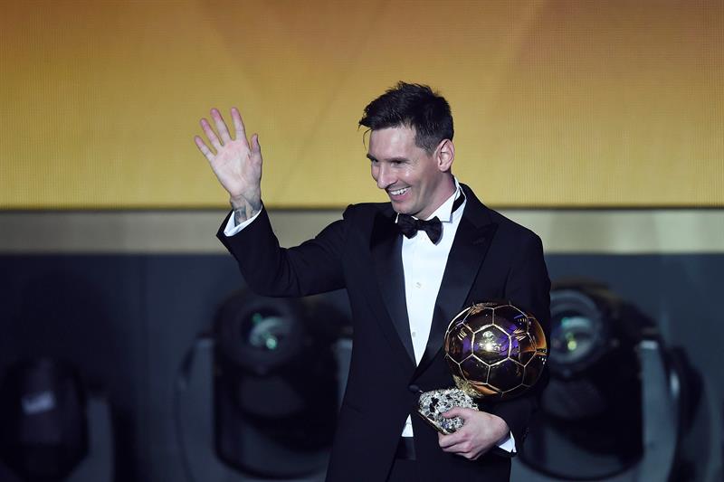 Messi ganha a Bola de Ouro pela 5ª vez