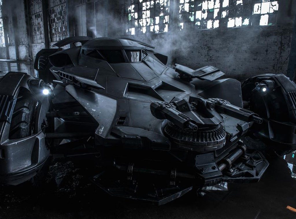 Diretor de “Batman vs Superman” revela primeira imagem de Bat-móvel; veja |  Jovem Pan