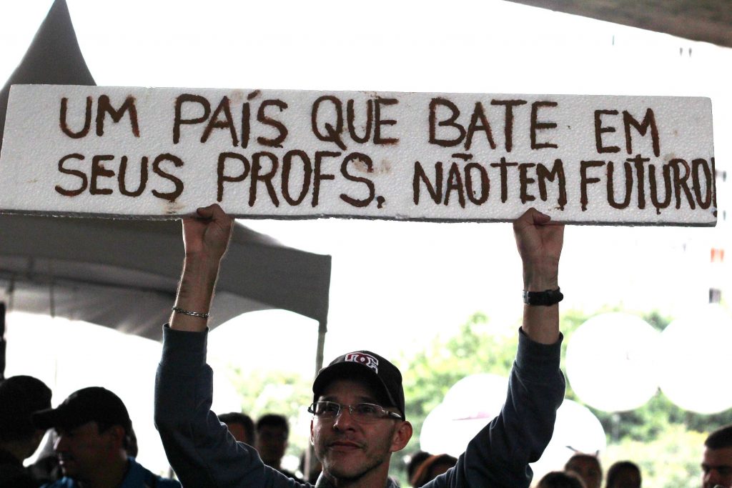 Decisão absurda: juíza manda pagar salário a quem não trabalha – jovem pan