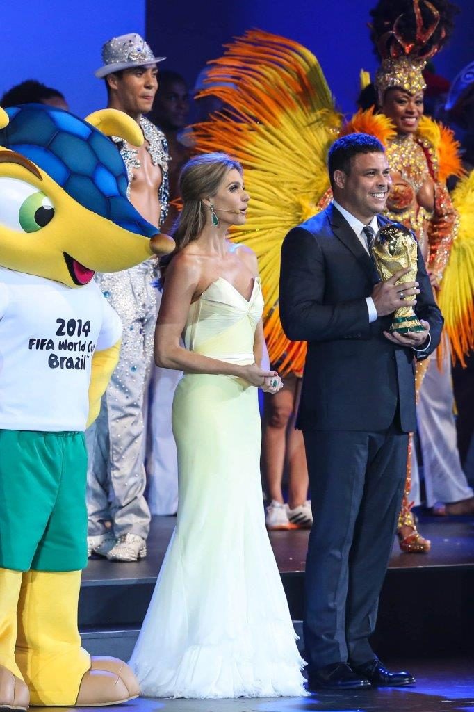 Fernanda lima comanda abertura do 64º congresso da fifa – jovem pan