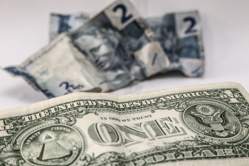 Dólar sobe após declaração da presidente do Fed sobre juros
