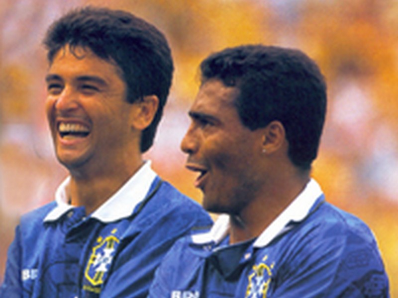 Bebeto ao lado de Romário nos tempos de seleção brasileira