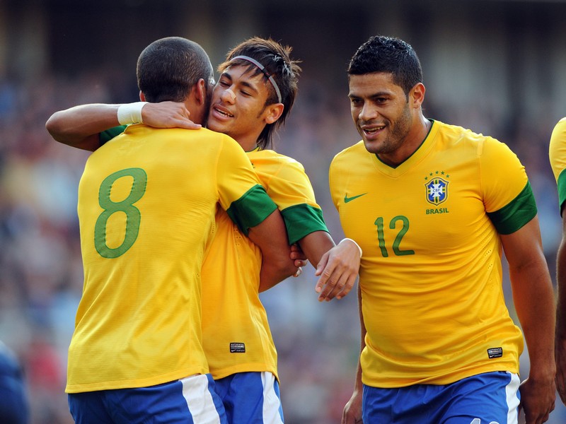 Fifa muda de ideia e Brasil estreará com roupa tradicional