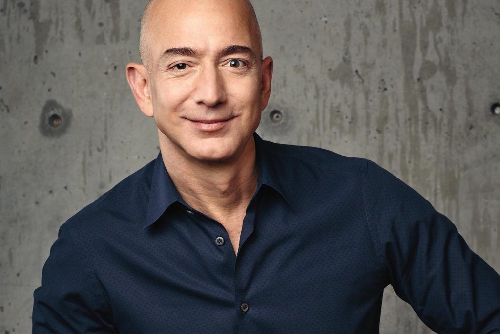 Jeff Bezos, CEO da AMazon, é o homem mais rico do mundo