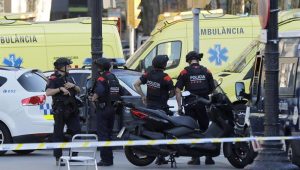 Polícia de Barcelona encontrou outro terrorista morto dentro de um carro a 3 km do local do atentado