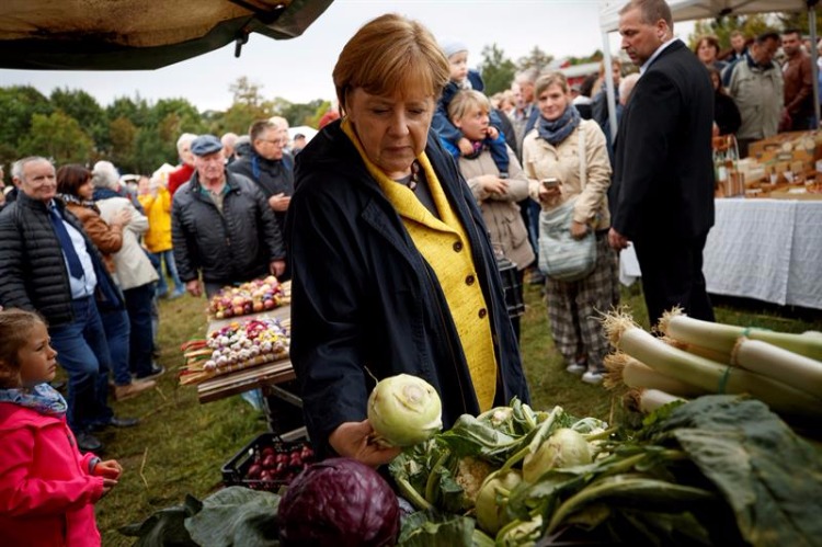 Angela Merkel, chanceler da Alemanha, faz campanha no Norte do país