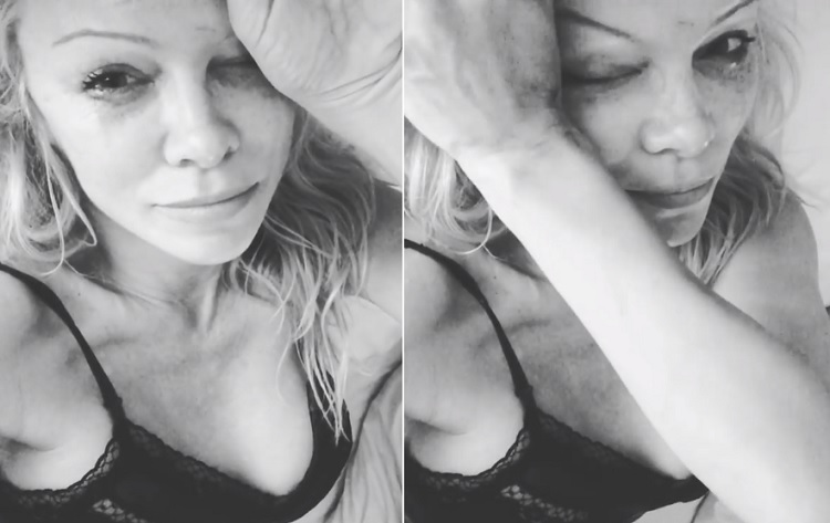 Pamela Anderson chora ao se despedir de Hugh Hefner, fundador da Playboy