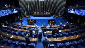 Senadores correm para votar a aprovação da reforma política em Plenário