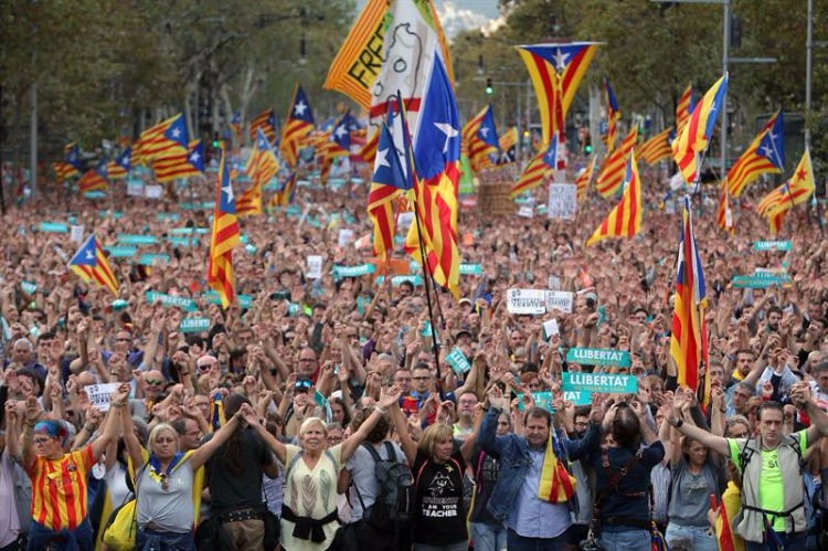 População catalã vai às ruas para pedir separação da Espanha