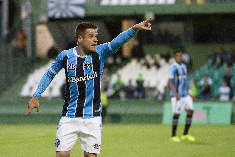 Ramiro garantiu a vitória do Grêmio ante o Coritiba, no Couto Pereira