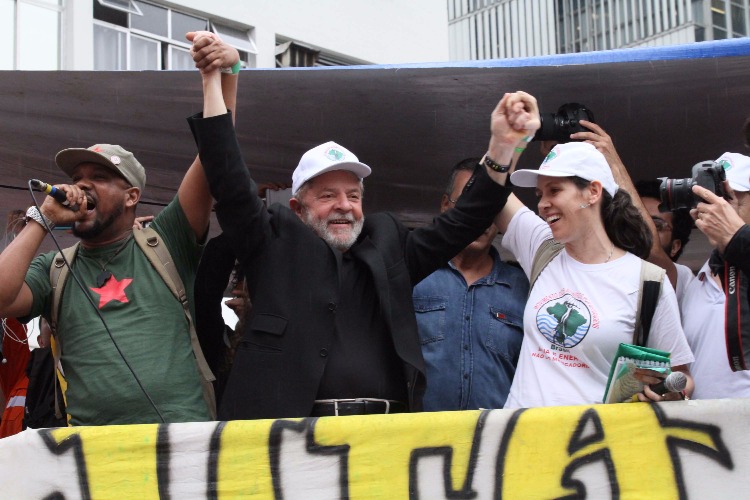 Lula discursa no Rio de Janeiro