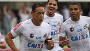 Ricardo Oliveira garantiu a vitória do Santos 1 a 0 Atlético-GO, na Vila Belmiro