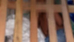 Garoto estava escondido embaixo da cama de um detento condenado por estupro