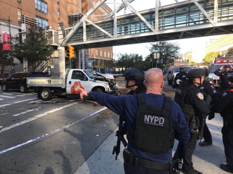Polícia de Nova York atende chamado de tiros em Manhattan