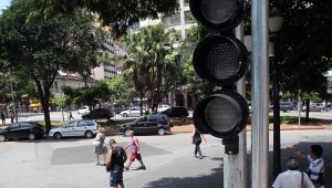 Semáforo apagado no Largo do Arouche, região central da capital paulista