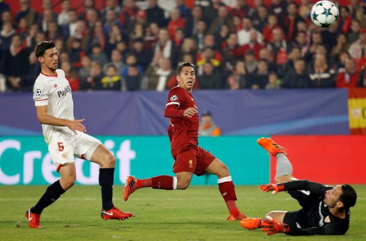 Firmino fez dois gols diante do Sevilla, pela Liga dos Campeões