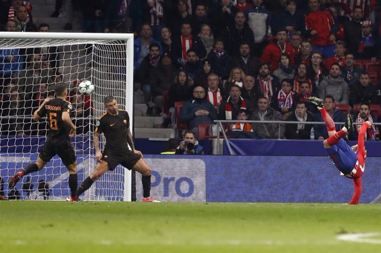 Griezmann abriu o placar para o Atlético de Madrid com um belo voleio