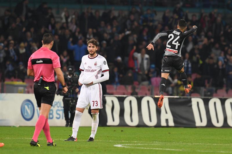 Insigne comemora gol contra o Milan