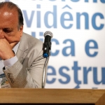 Pezão precisa ser afastado imediatamente do cargo