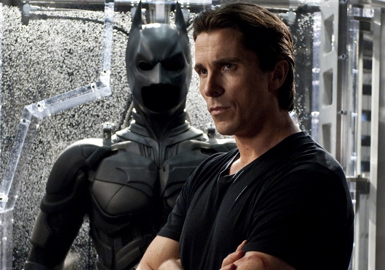 Christian Bale diz que nunca mais assistiu “Batman” após tiroteio em cinema  | Jovem Pan