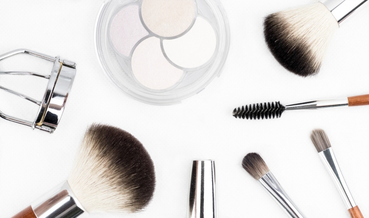 Vendas do setor de higiene e beleza crescem no Brasil 3 makeup brush 1768790 1920
