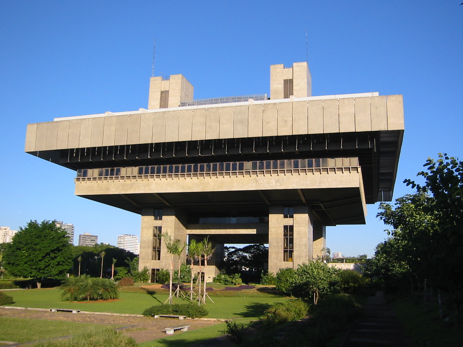 Vista da fachada do Tribunal de Contas do Município de São Paulo