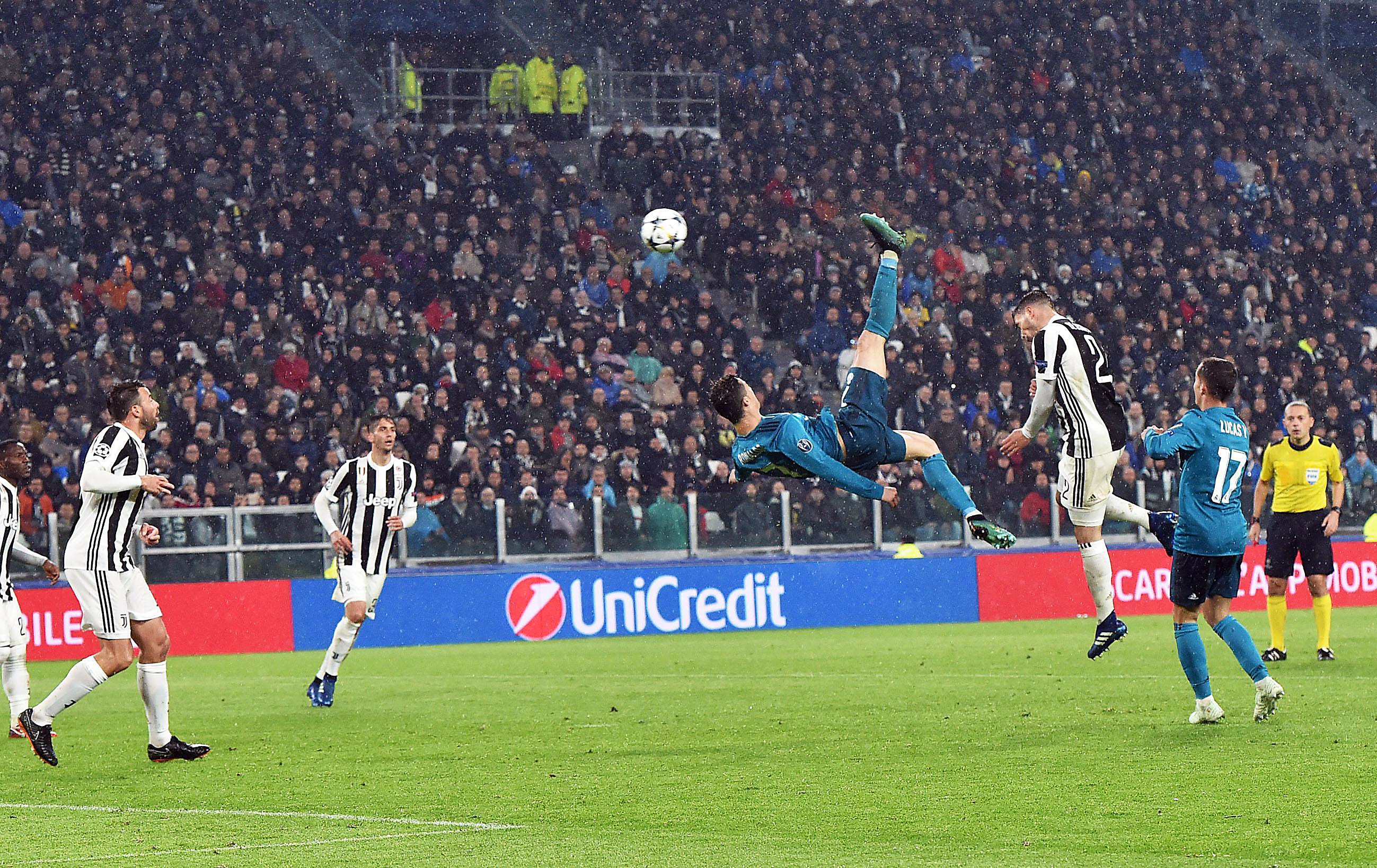 Cristiano Ronaldo em uma bicicleta extraordinária contra a Juventus.  Champions 2017/18.
